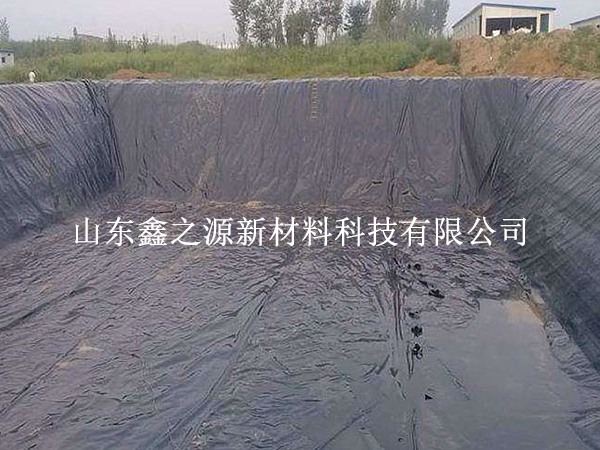 養(yǎng)豬場防滲工程會選擇HDPE土工膜鋪設施工