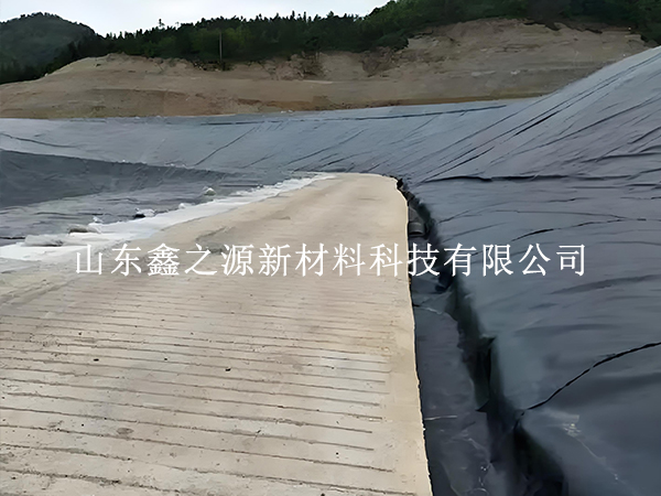垃圾填埋場防滲膜鋪設(shè)：掌握這些運營技巧筑牢安全防線