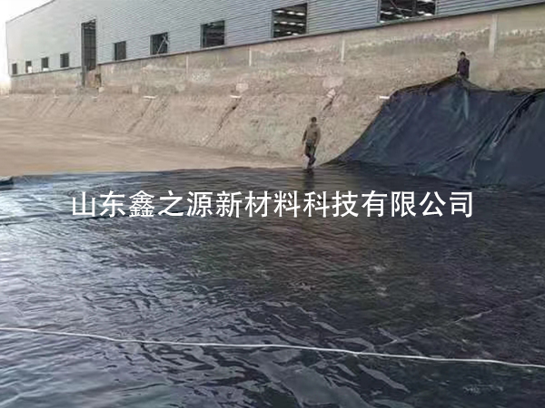 黑膜沼氣池使用過程中出現(xiàn)廢渣該如何處理？