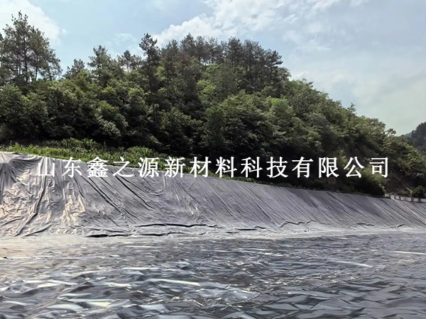 養(yǎng)殖防滲膜鋪設(shè)細節(jié)指南：把控細微之處，杜絕防滲隱患
