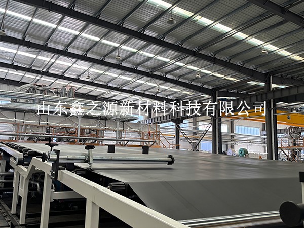 拒絕坡面滑移：養(yǎng)殖防滲土工膜防滑鋪設(shè)核心技術(shù)解析